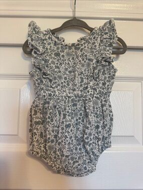 Ruffled Floral Baby Romper in blue and White - City Mouse size 9-12 mo